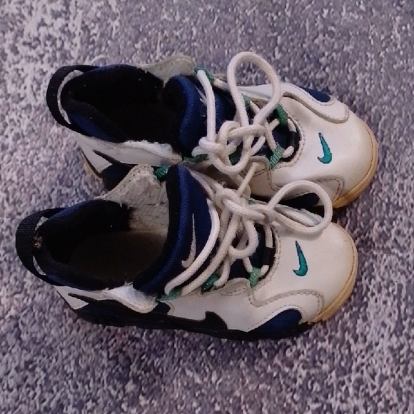 NIKE AIR BARRAGE SHOE 150247 10200 SIZE 7Y - Picture 8 of 16